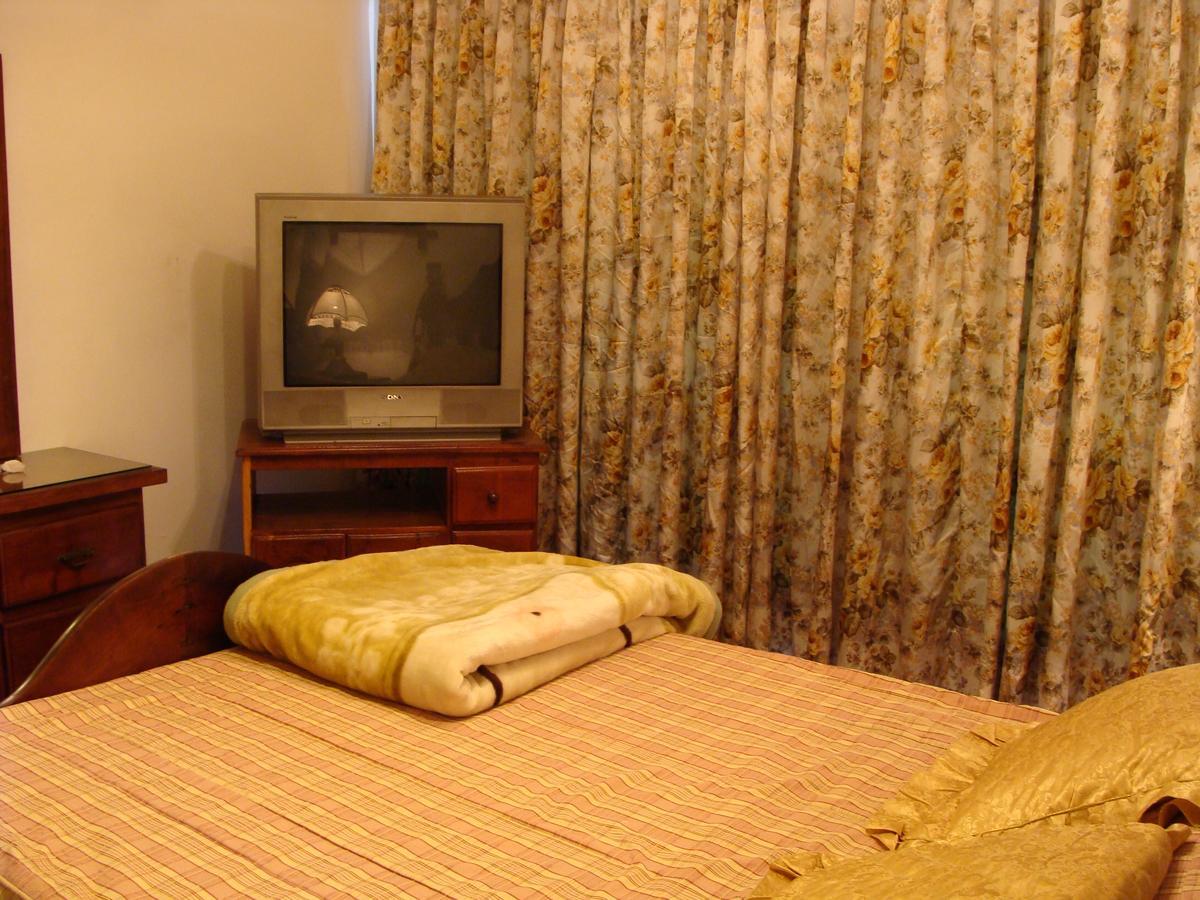 Hotel Aeropuerto Monte Grande Esterno foto
