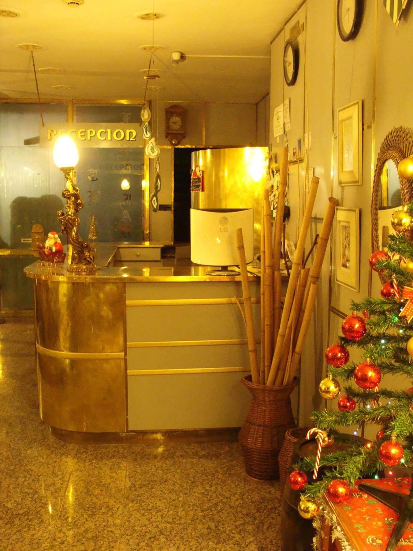 Hotel Aeropuerto Monte Grande Esterno foto